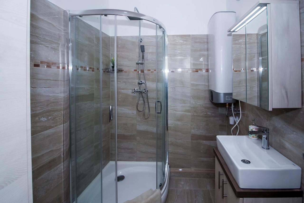 Helios Apartman Szeged Appartamento Esterno foto