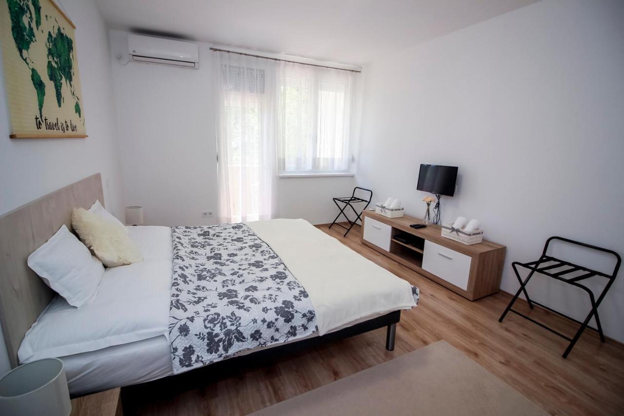 Helios Apartman Szeged Appartamento Esterno foto